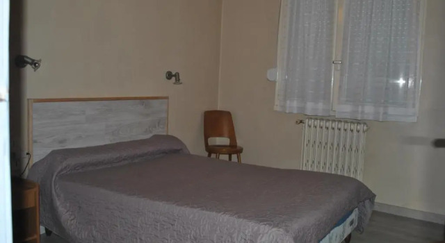 Le Logis Charmant, Rezerwuj Hotel Charmes-sur-Rhone Ardèche