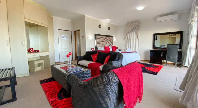 Номер Standard Пентхаус с балконом Bar-t-nique Guest House