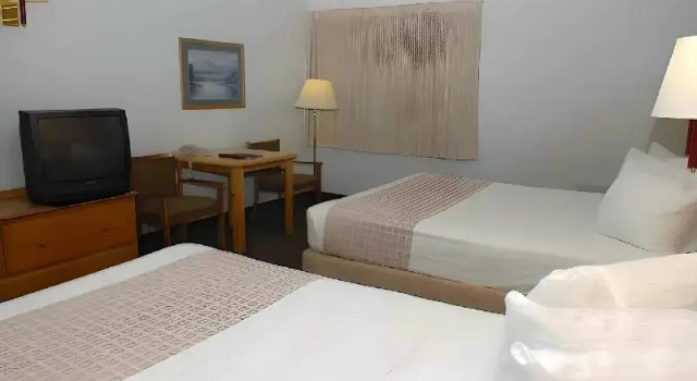 Четырёхместный люкс Comfort Inn & Suites