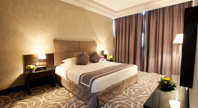 Sunday Mangrove Corniche Hotel