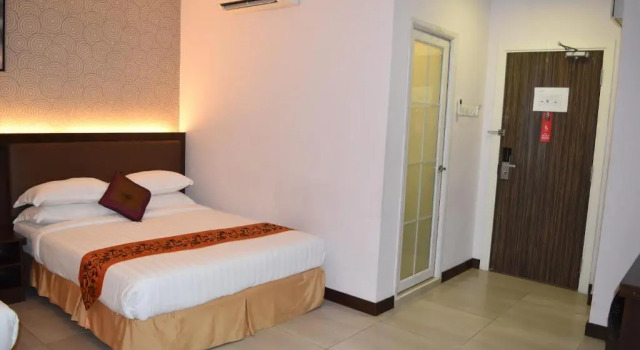 Семейный люкс Sunrise Hotel