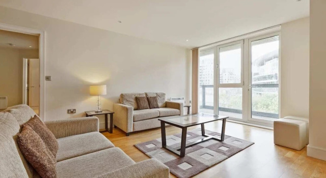 Stunning 2 Bed Apt W/balcony nr Islington, Забронировать Отель Отели Англии 3 звезды, 3*