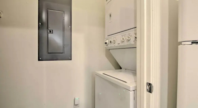 Porch & Community Perks: Walkable Lewes Condo