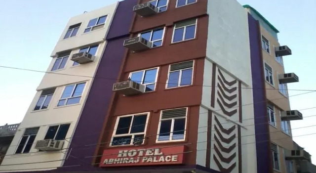 Hotel Abhiraj Palace