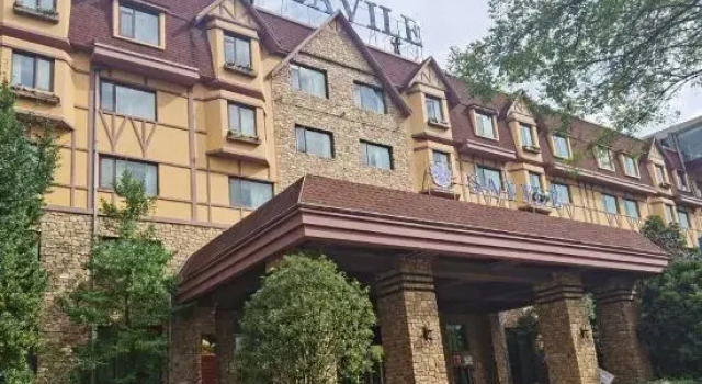 Kunming Jiali Ze Saville Royal Hotel, Rezerwuj Hotel Hotele w Kunming z parkingiem, Parking