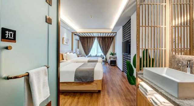 Номер Standard Happy Dragon City Culture Hotel -In the city center Close to Forbidden City&Wangfujing Street&Subway Nearby &free coffee & Free laundry&English speaking with tour services &Free WiFi unlimited for Western software