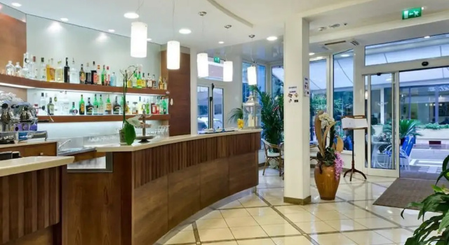 Hotel Lina, Забронировать Отель Отели в центре Мизано-Адриатико, в центре
