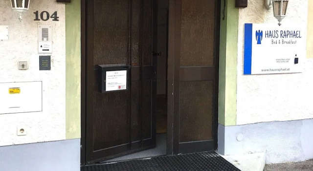 Haus Raphael, Book Hotel Hotels in Neunkirchen with Parking, Parking