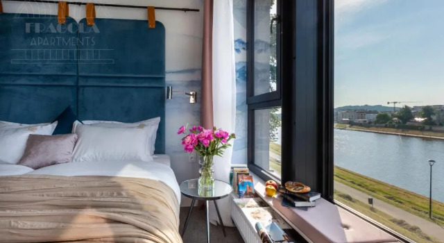 Апартаменты с 3 комнатами с балконом и с видом на реку Vistula View by Fragola Collection