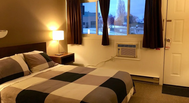 The Canterbury Inn of Downtown Invermere