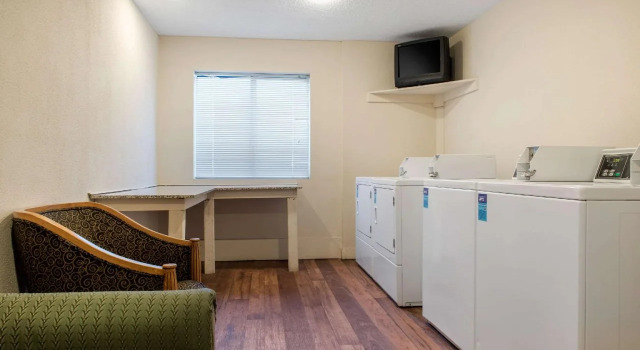 Quality Inn Airport, Prenota Hotel Hotel a Indiana con parcheggio, Parcheggio