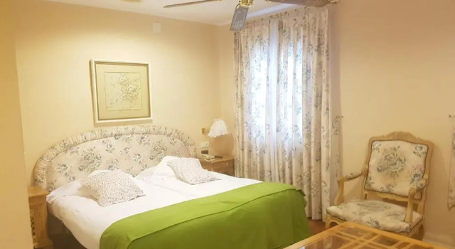 Трёхместный номер Economy Hotel del Carme