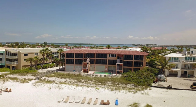 240 Bradenton Beach Club