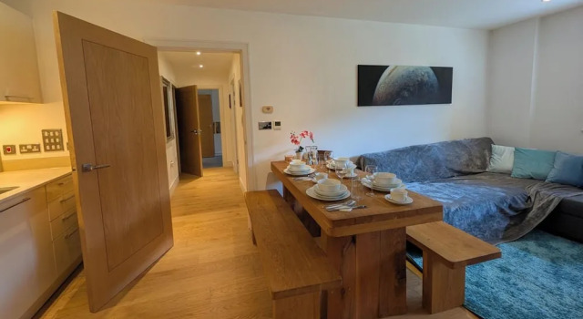 2 Bed Apartment Sleeps 6 - Pets Welcome - Rooftop, Rezervați Apartament Apartamente în Merseyside, Apartament