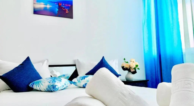 Big & Cosy Apartment with 3 double beds by Evelyn Apartments