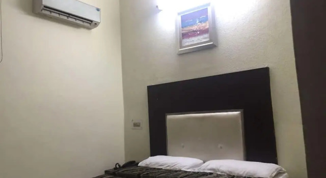 Hotel Dreamz, Забронировать Отель Отели и гостиницы Карнал, Отель