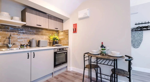 Коттедж NEW Pristine Studio in the City-centre Sleeps 2