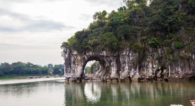 Guilin Little Alley Youth Inn, Забронировать Отель Отели Гуйлинь с парковкой, рядом с Guilin Sports Centre, Парковка