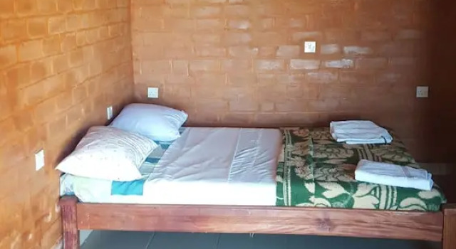 Bintang Bolong Lodge, Reservar Casa de férias Kassagne West Coast County