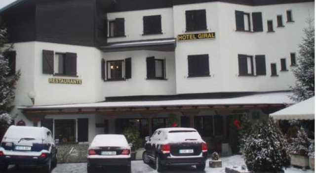Hotel Giral, Book Hotel Hoteller i Formigal med parkering, Parkering