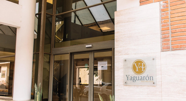 Yaguaron Hotel, Rezerwuj Hotel San Nicolas de los Arroyos Buenos Aires