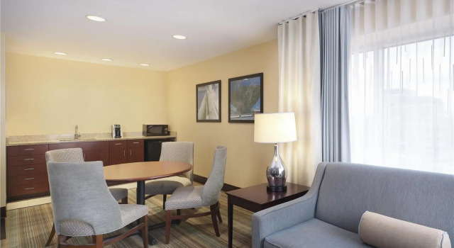 Двухместный полулюкс Hilton Garden Inn Albany Medical Center