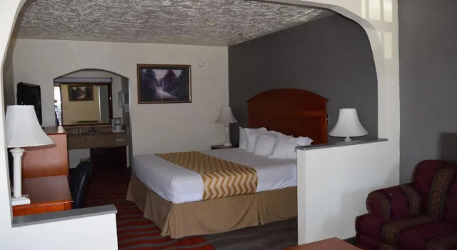 Люкс Deluxe Travelodge Inn & Suites by Wyndham Norman