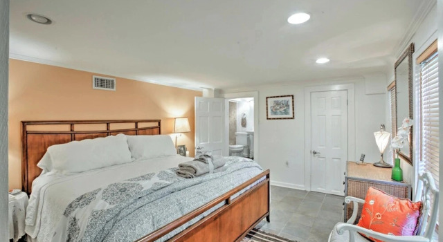 4 Mi to French Quarter: Nola Apt w/ Garden Patio, Забронировать Апартаменты/квартира Новый Орлеан Луизиана, рядом с Ochsner Baptist