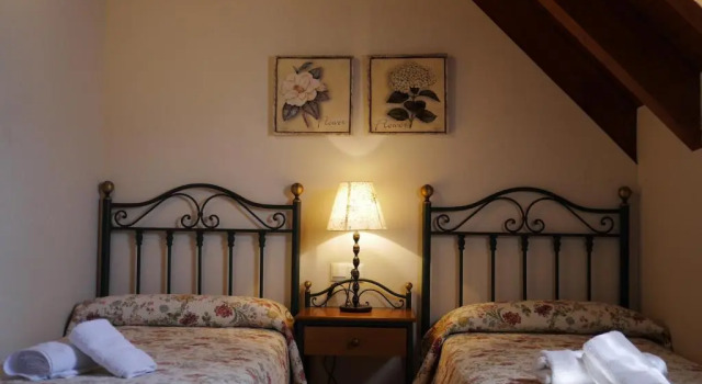 Apartamentos Casa Cecilia, Book Apartment Hotels in Aragon with Parking, Parking
