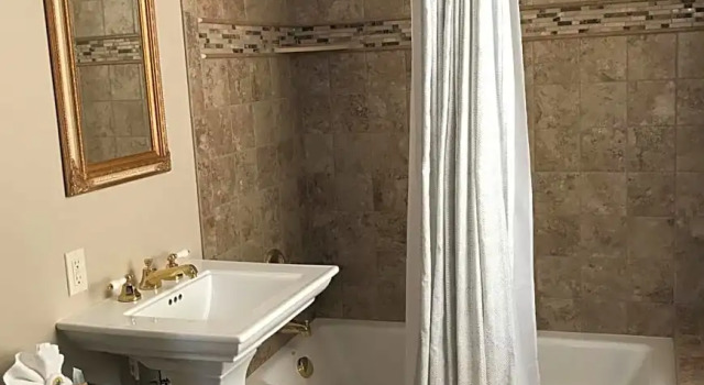 Номер Standard с красивым видом из окна Riverside Hot Springs Inn & Spa
