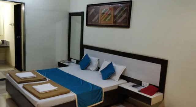 Meritas Seawind Beach Resort, Rezerwuj Ośrodek wypoczynkowy Hotele w Shrivardhan z basenem, Basen