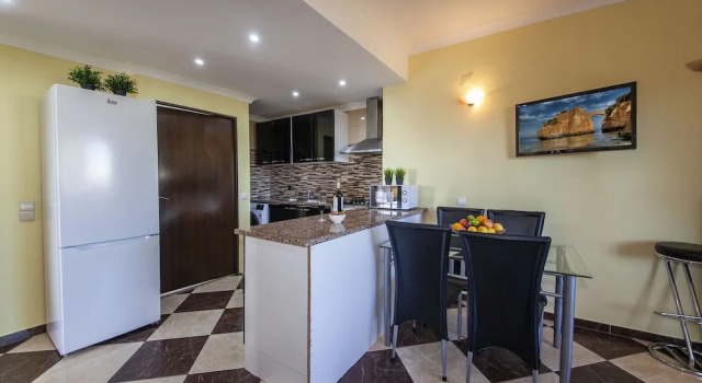 Апартаменты с 2 комнатами с балконом и с видом на море B47 - Walkway Beachview Place