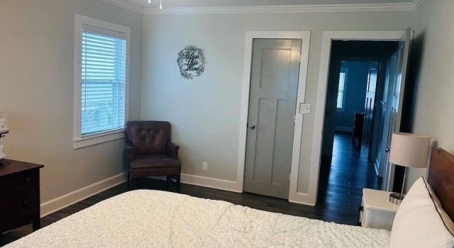 Коттедж с 4 комнатами Holden Pattern 4 Bedroom Home by RedAwning