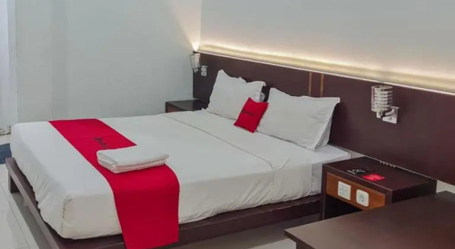 Номер Deluxe RedDoorz Plus at Hotel Royal Palangka Raya