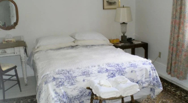 Elizabeth's Rose Cottage, Varaa Lomakoti Kingston 