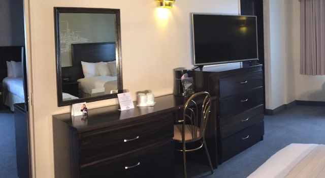 Номер Deluxe Days Inn by Wyndham Ste. Helene-de-Bagot