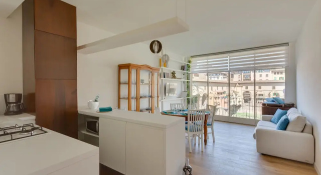 Apartments Florence - Ponte Vecchio Balcony, Забронировать Апартаменты/квартира Сан-Фредиано Флоренция, рядом с Дом Буонаротти