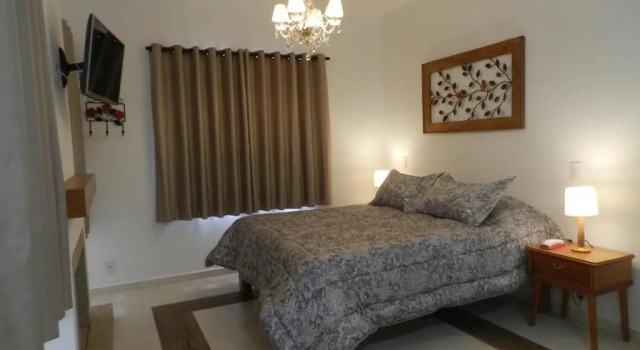 Hotel Villa Greenberg, Забронировать Отель Отели Монти-Верди с парковкой, рядом с Municipal Stadium Verner Grimberg Monte Verde, Парковка