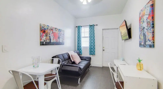 Cozy South Beach 1BR Apt Near Beach and Ocean Drive, Забронировать Апартаменты/квартира Апартаменты Miami Metropolitan Area, Апартаменты/квартира