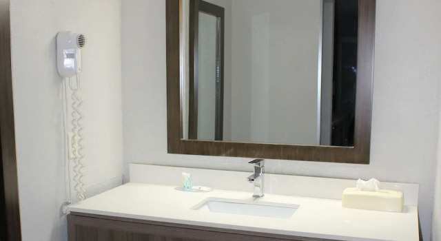 Standard Vierer Zimmer Keller Quality Inn Athens I-65 - Huntsville Area West