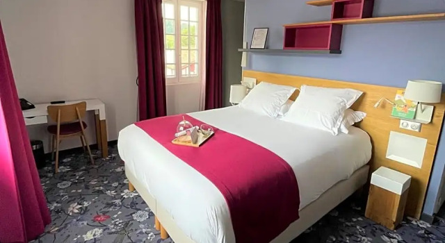 Номер Comfort Hôtel Berria par La Maison de Pierre