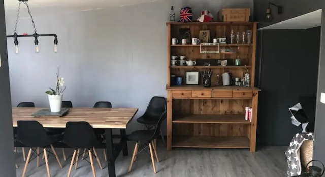 Коттедж с 4 комнатами FORREST GUEST HOUSE ; LA MAISON DE FORREST
