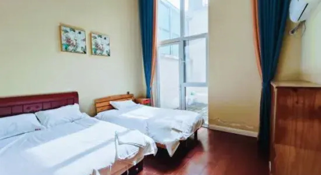 Люкс Deluxe с 3 комнатами Yantai Zijiayou Homestay