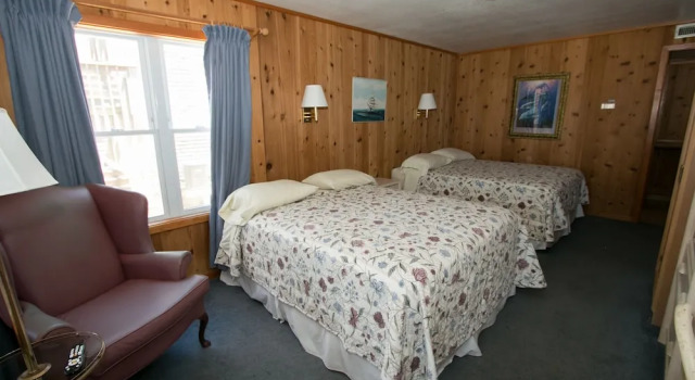 Четырёхместный номер Standard с балконом Outer Banks Motel