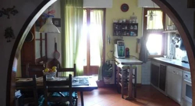 Ai Piedi Delle Colline