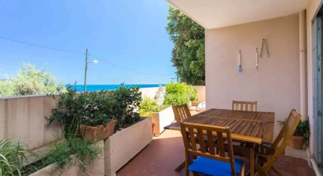 Номер Standard Relaxing Place with wonderful view...calme avec vue magnifique sur la baie des anges, mais en campagne à 12 minutes de la Promenade des Anglais