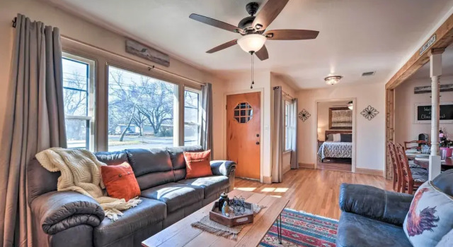 Fredericksburg Vacation Rental Near Downtown!, Забронировать Отель Отели Фредериксберг 3 звезды, рядом с Галерея Чарльза Бекендорфа, 3*