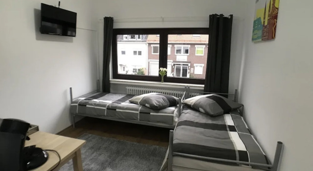 Living @ Klassvilla Weserwehr No. 4, Varaa Hotelli Hemelingen 