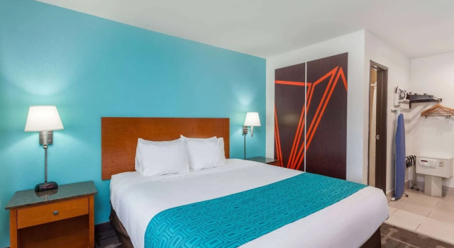 Двухместный номер Standard Howard Johnson by Wyndham National City/San Diego South