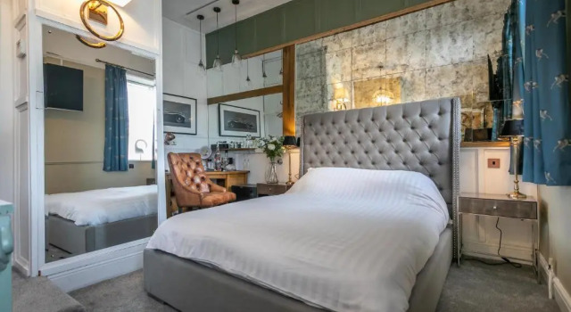 Люкс Deluxe The Lower Buck Inn